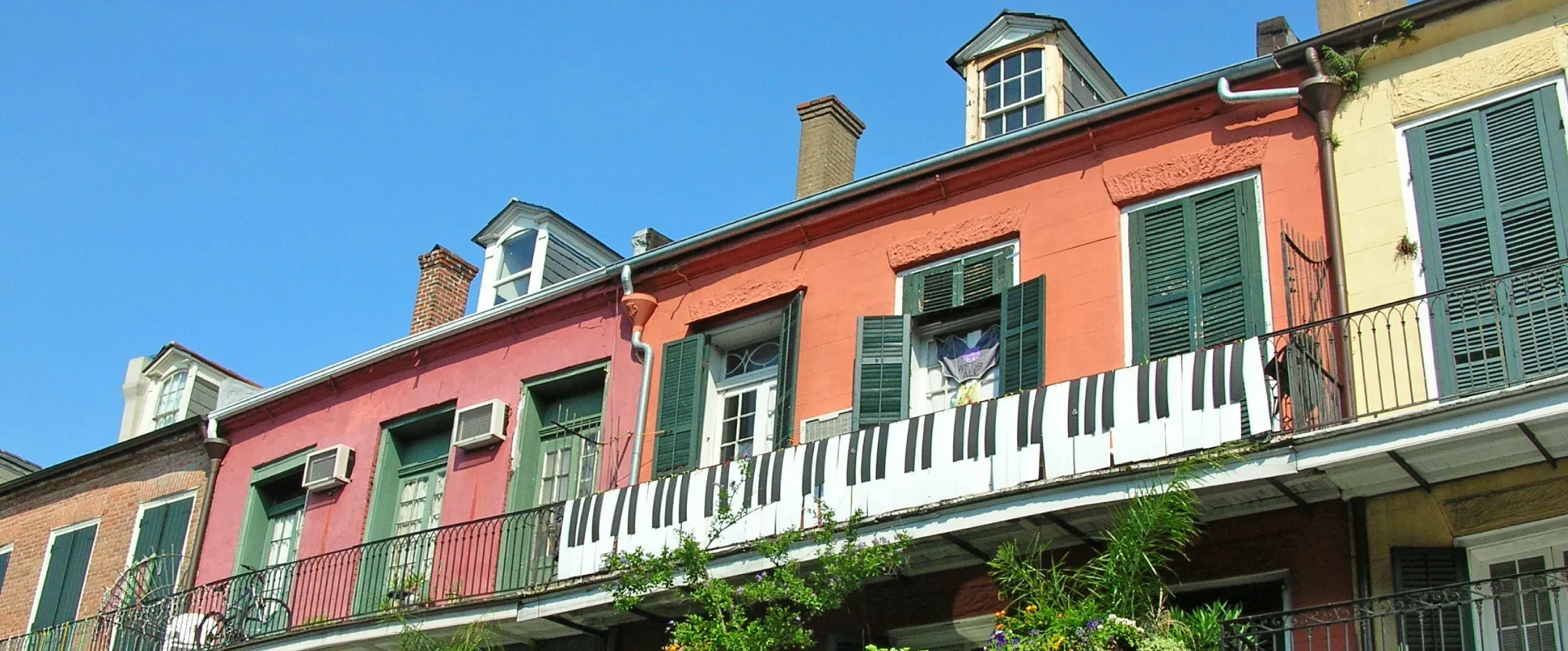 Colourful historic homes in the French Quarter in New Orleans